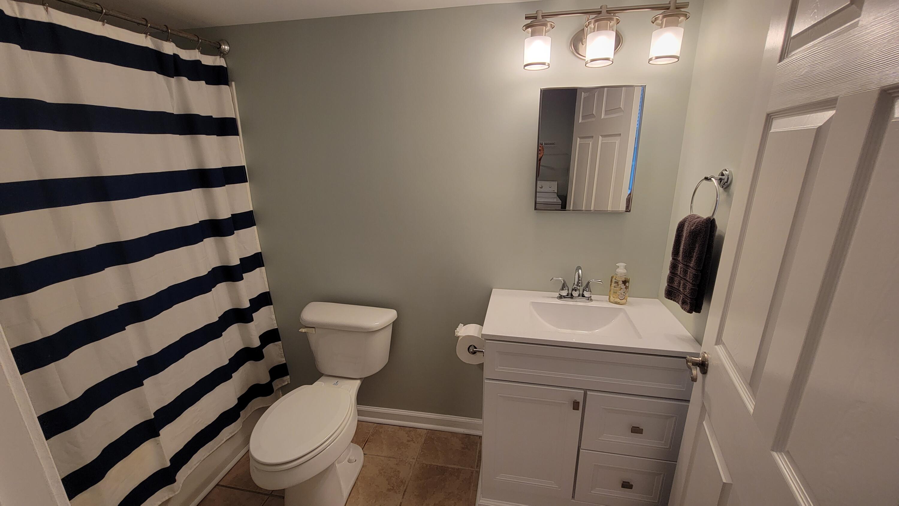 21 Rivers Point Row, Unit 4D Charleston, SC 29412 - Photo 10 of 15 Bathroom