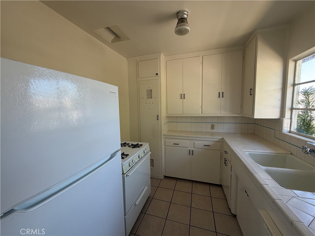 20 West Grand Avenue, Unit F Alhambra, CA 91801 - Photo 6 of 11
