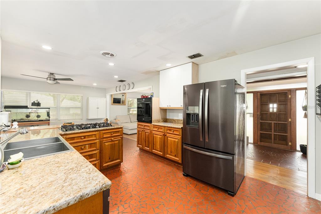 3826 Southwest 2nd Avenue Gainesville, FL 32607 - Photo 12 of 44