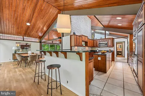 $1,995,000 | 6620 Fernwood Court, Bethesda, MD 20817