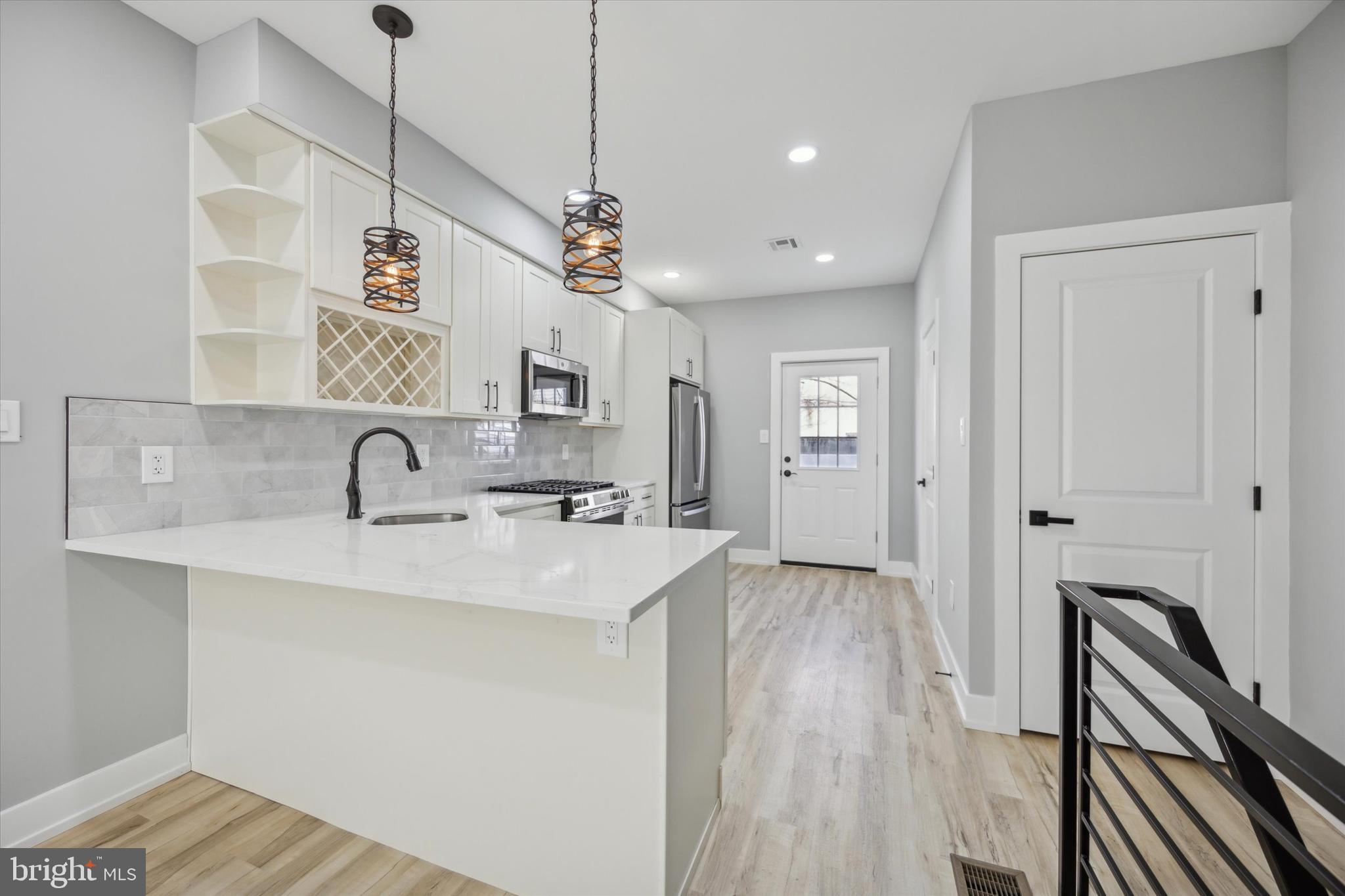 451 Fitzgerald Street Philadelphia, PA 19148 - Photo 7 of 25 Kitchen Breakfast Nook