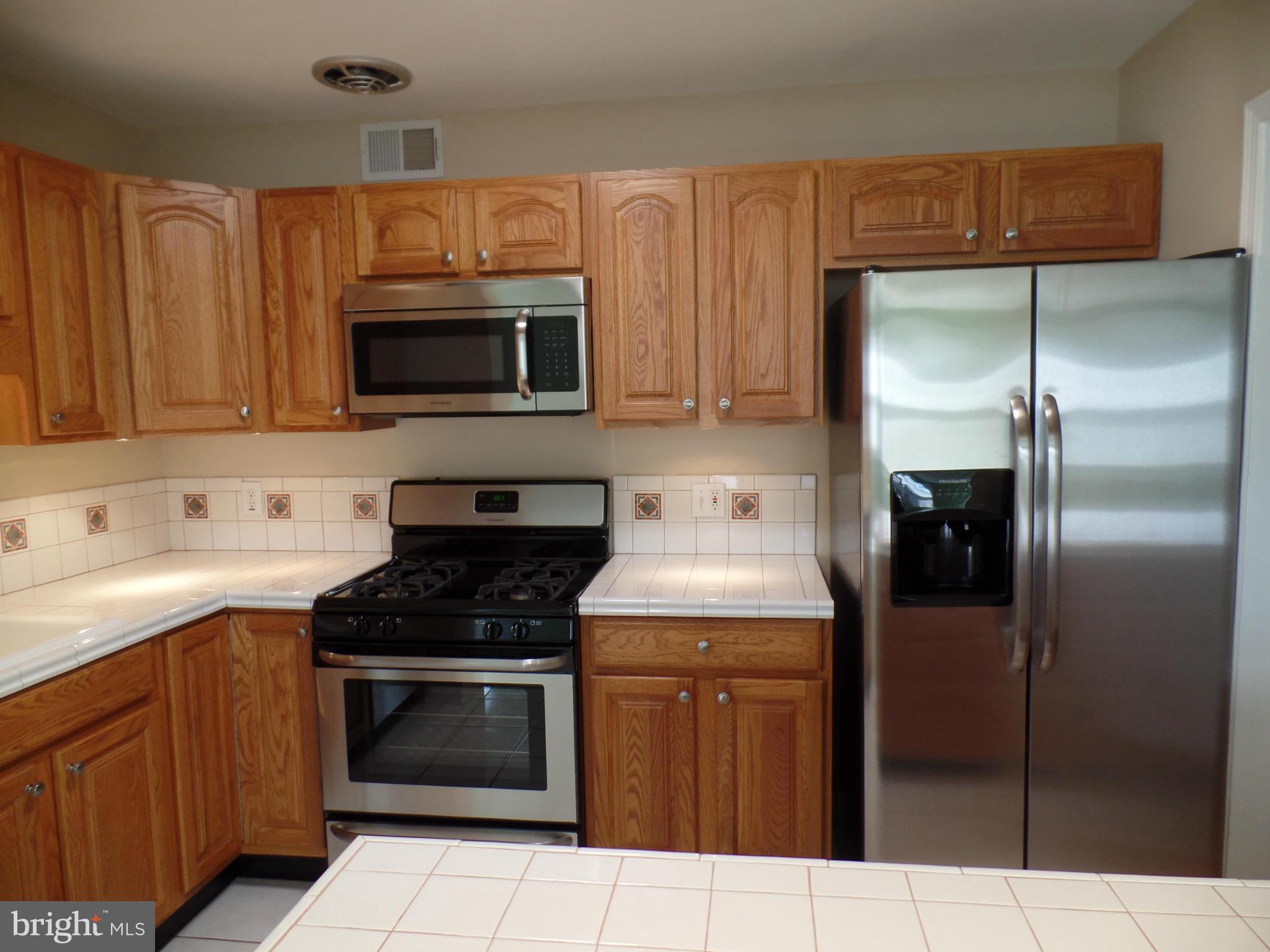 2015 Leonard Road Falls Church, VA 22043 - Photo 2 of 25 All new kitchen appliances!