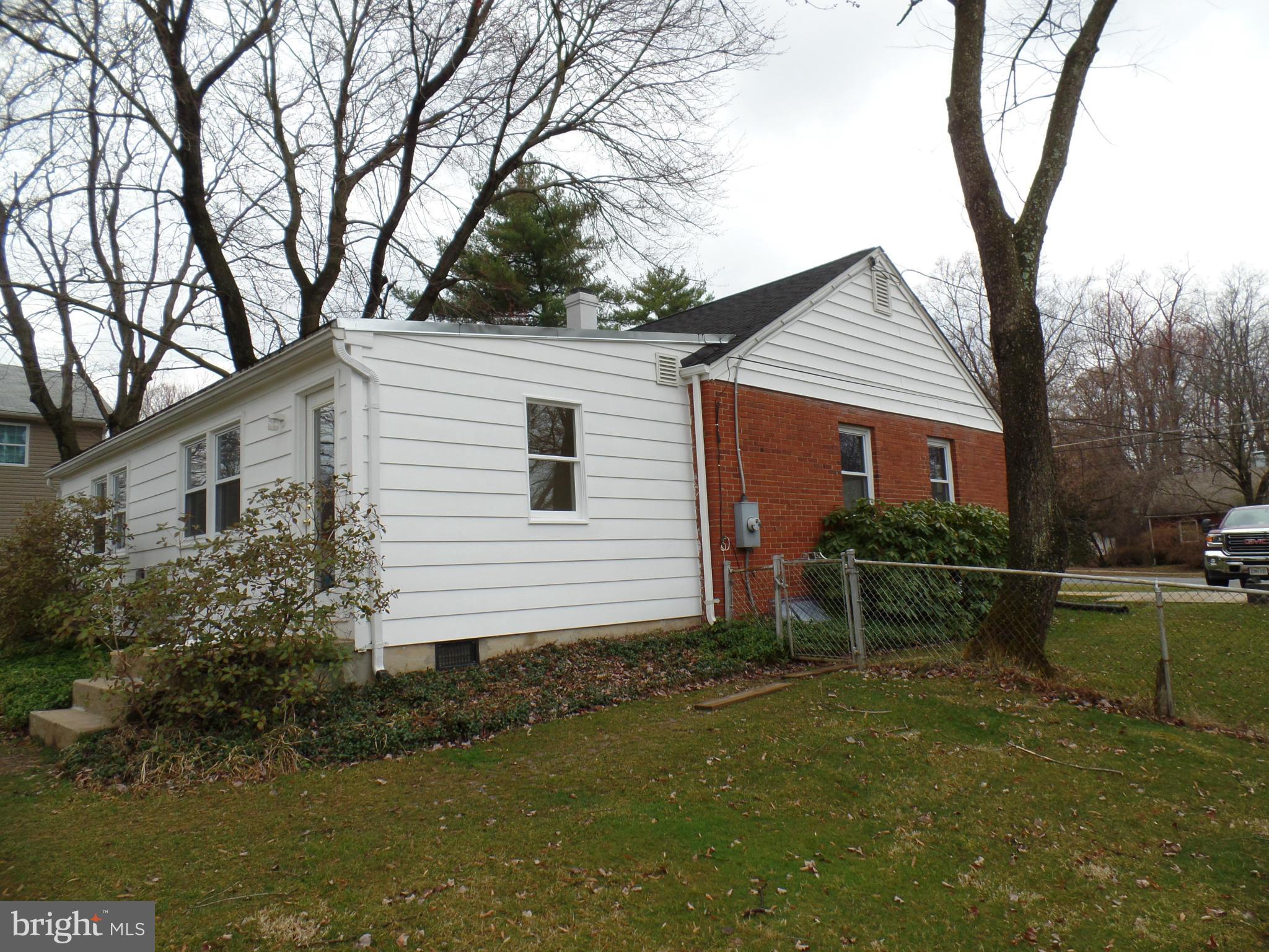 2015 Leonard Road Falls Church, VA 22043 - Photo 23 of 25 Fully-fenced yard