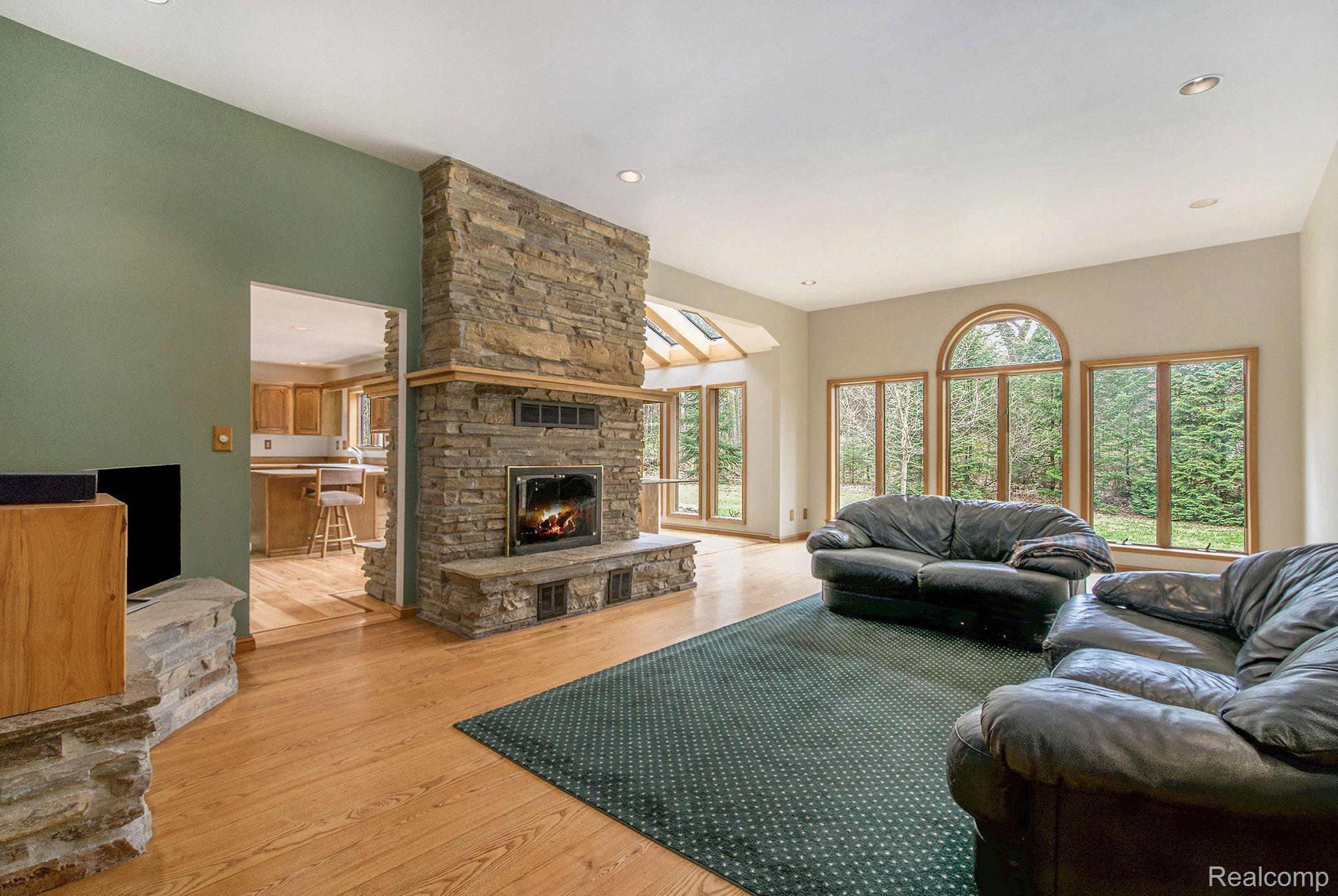 9133 Coldwater Road Flushing, MI 48433 - Photo 10 of 59 Gallery Image 10