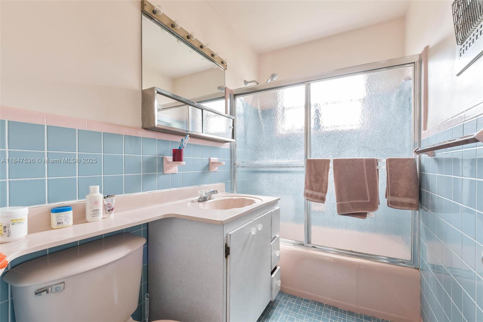 1621 Southwest 23rd Avenue Miami, FL 33145 - Photo 15 of 25 a utility room with dryer and washer