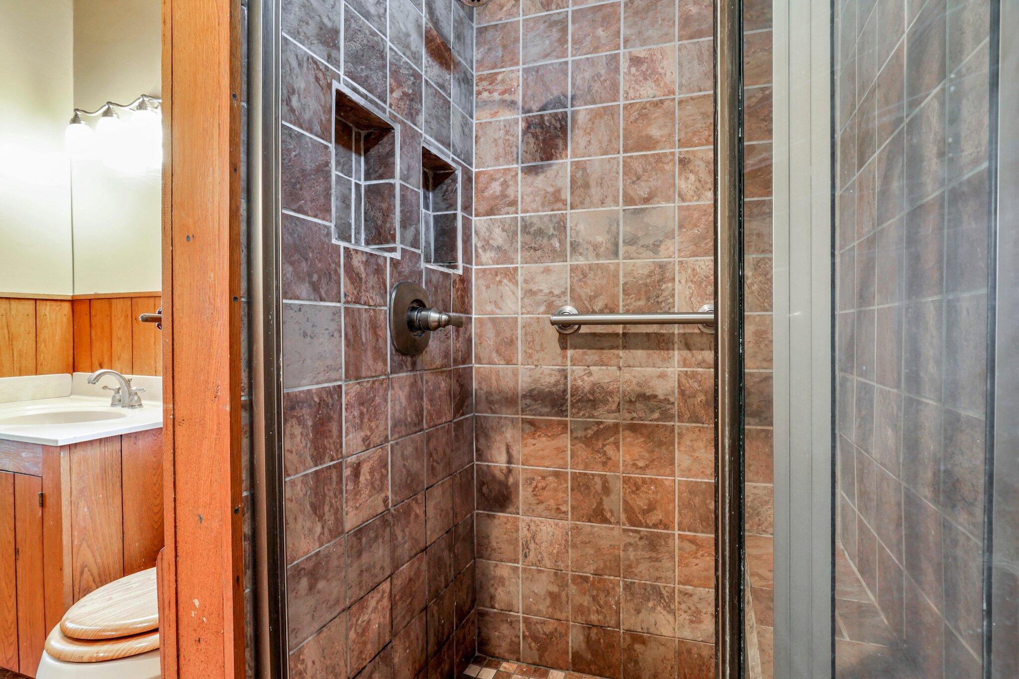 334 Old Columbus Road Springfield, OH 45505 - Photo 21 of 127 First floor owner suite/Mother in-law suite Shower
