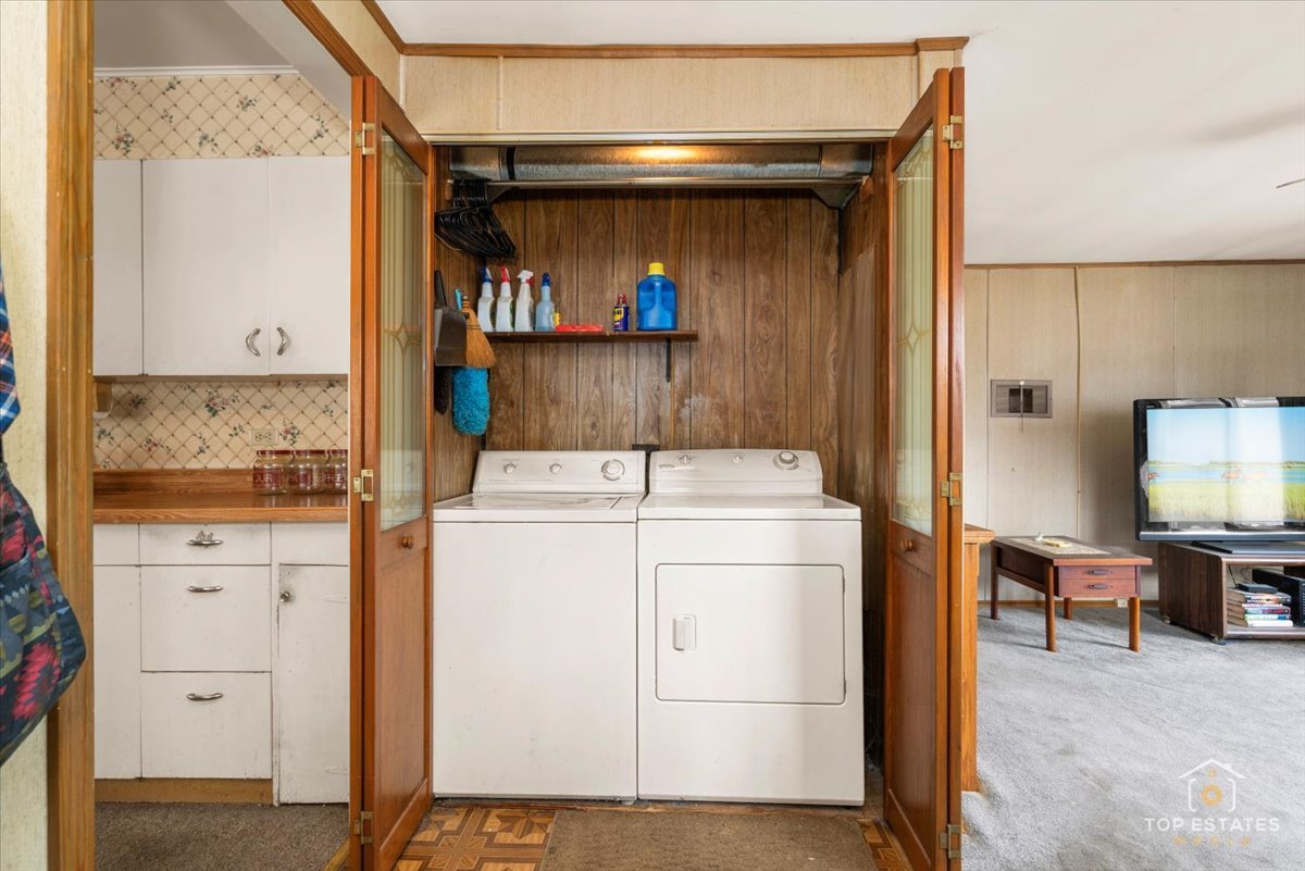 3604 Owl Drive Rolling Meadows, IL 60008 - Photo 22 of 43 a room with storage and utility