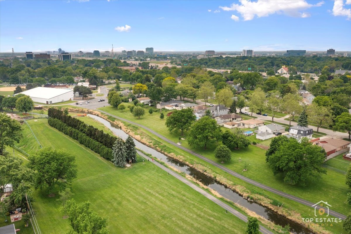 3604 Owl Drive Rolling Meadows, IL 60008 - Photo 35 of 43 a view of a city