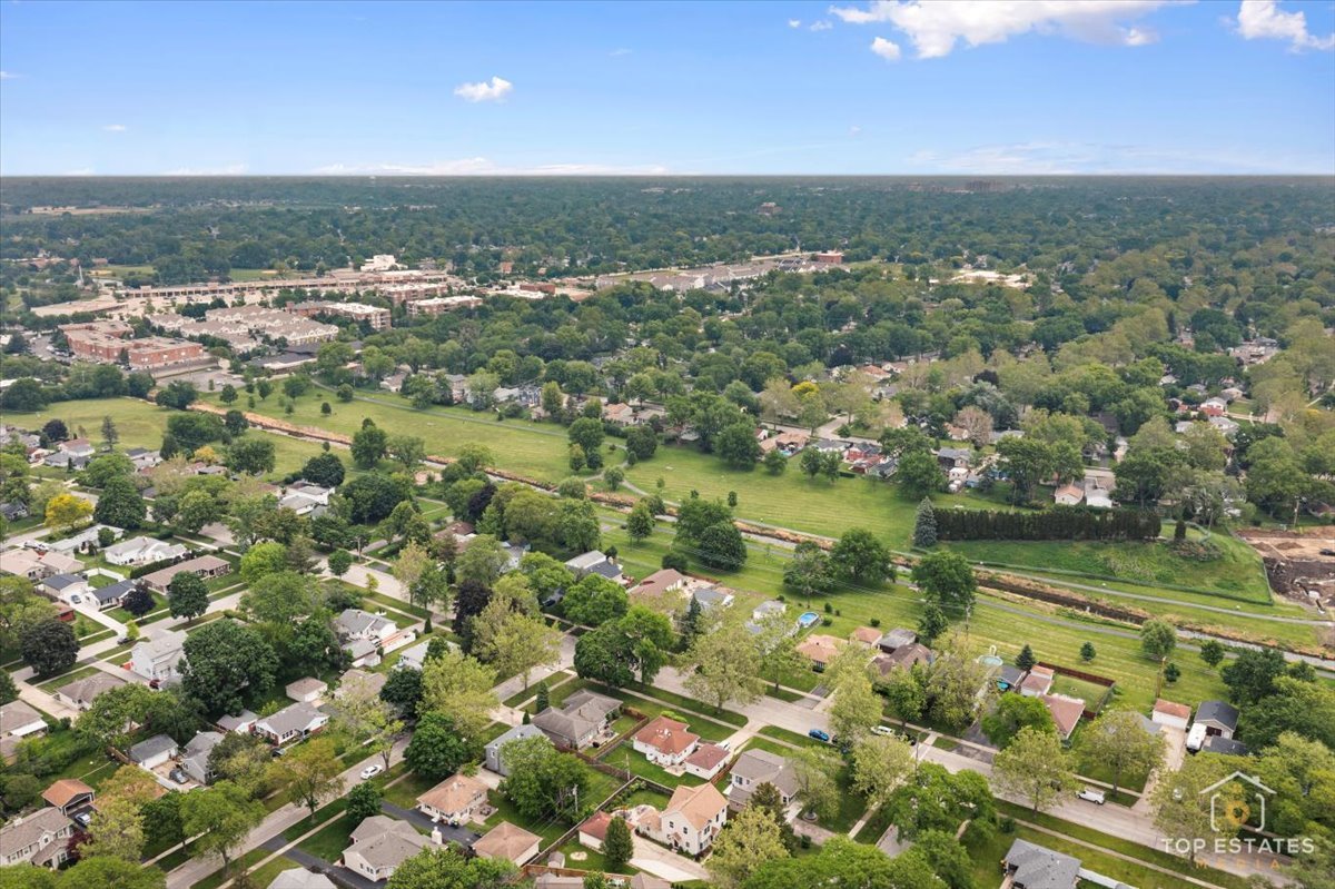 3604 Owl Drive Rolling Meadows, IL 60008 - Photo 40 of 43 an aerial view of city and lake