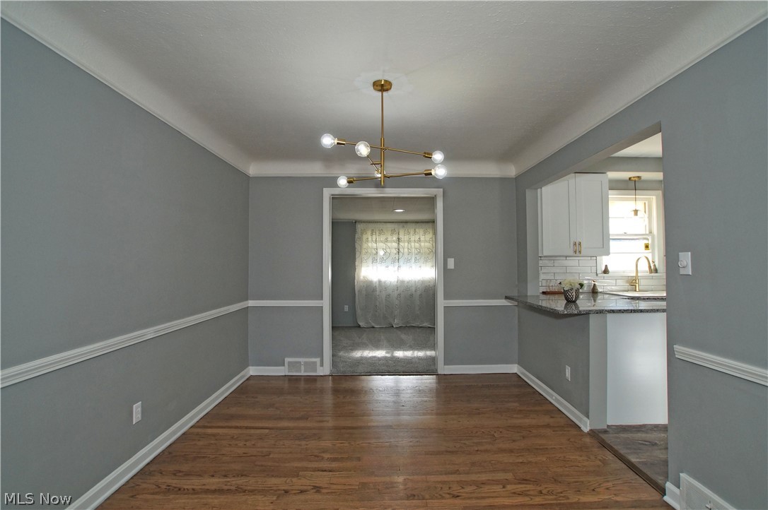 4034 Stilmore Road Cleveland, OH 44121 - Photo 11 of 26