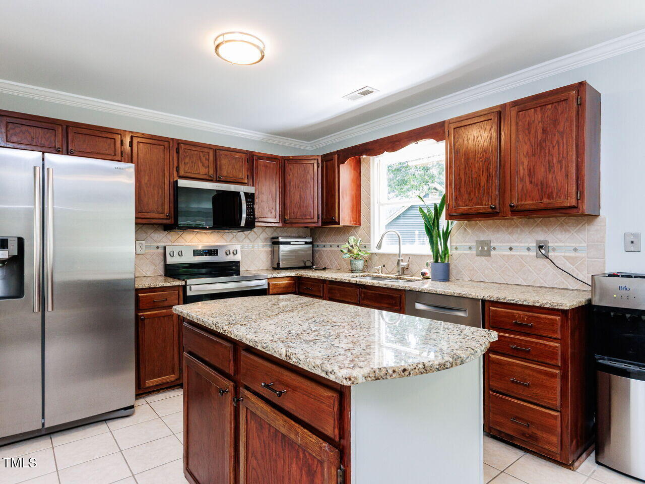 3525 Lytham Place Raleigh, NC 27604 - Photo 10 of 36 010-1280x960-kitchen