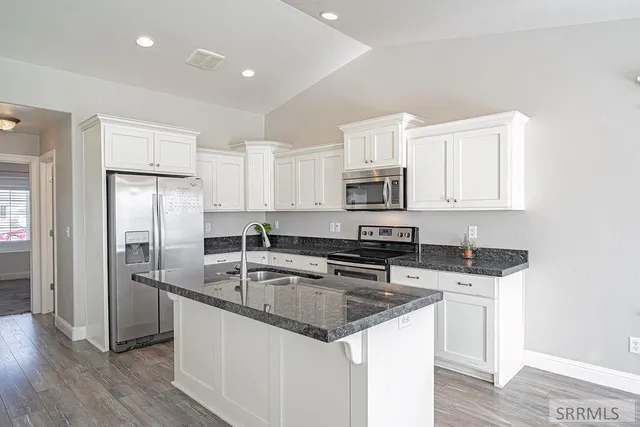 $499,900 | 5082 Nelson Drive, Iona, ID 83427