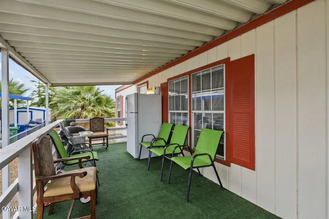 a view of a yard with a house