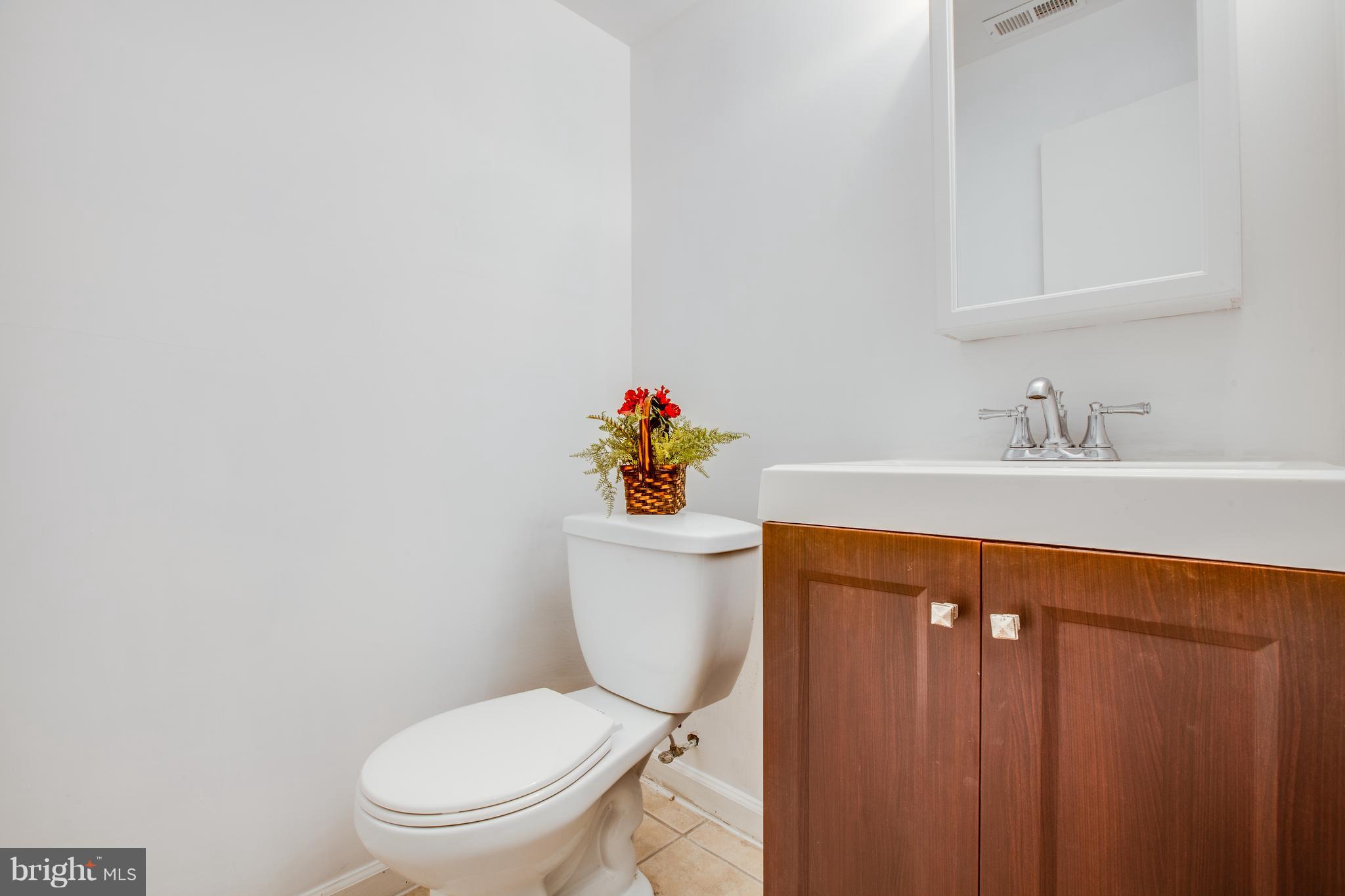 829 Anvil Road Fredericksburg, VA 22405 - Photo 9 of 13 Powder Room