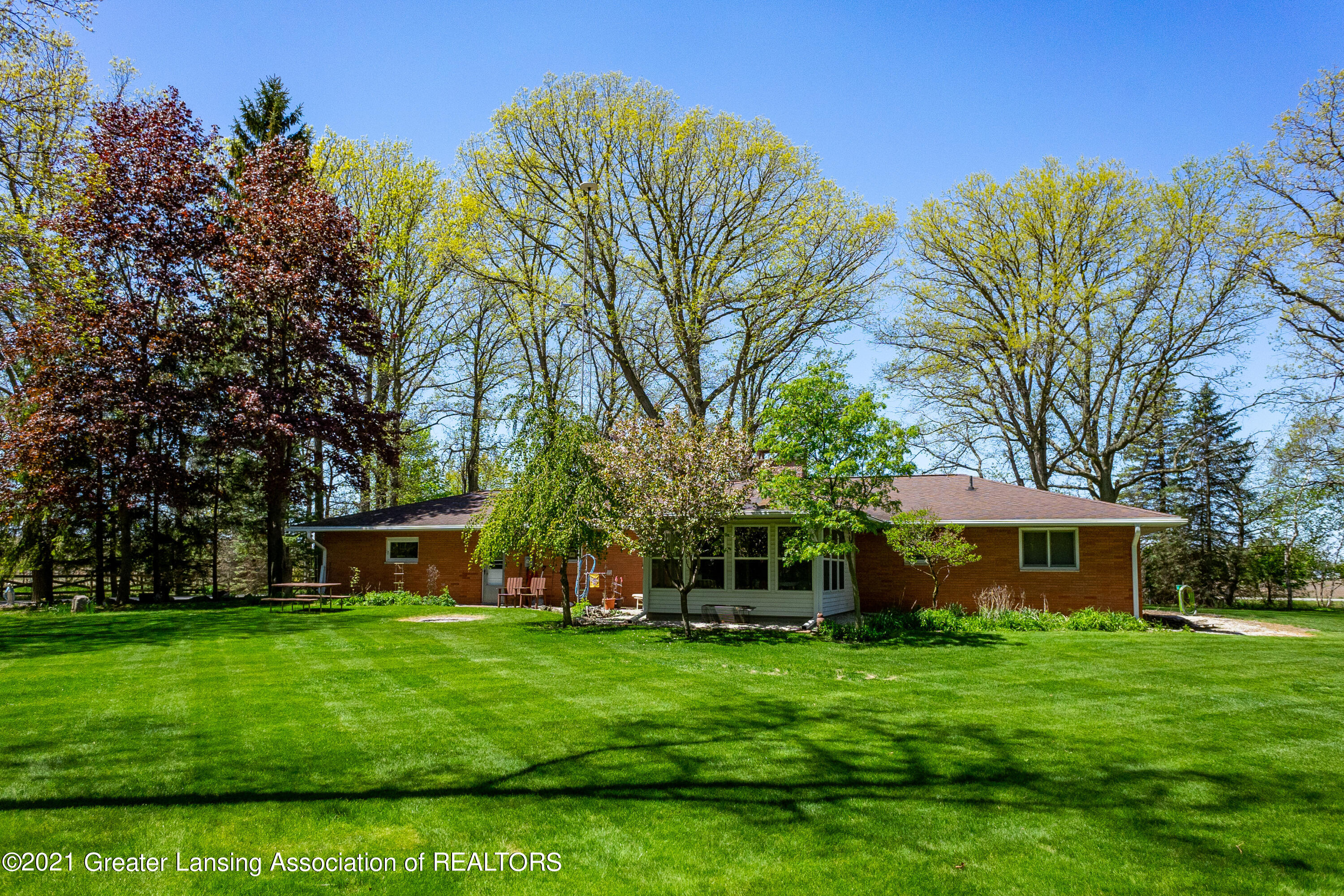 215 South Alger Road Ithaca, MI 48847 - Photo 5 of 56 215 S Alger Ithaca MI-105