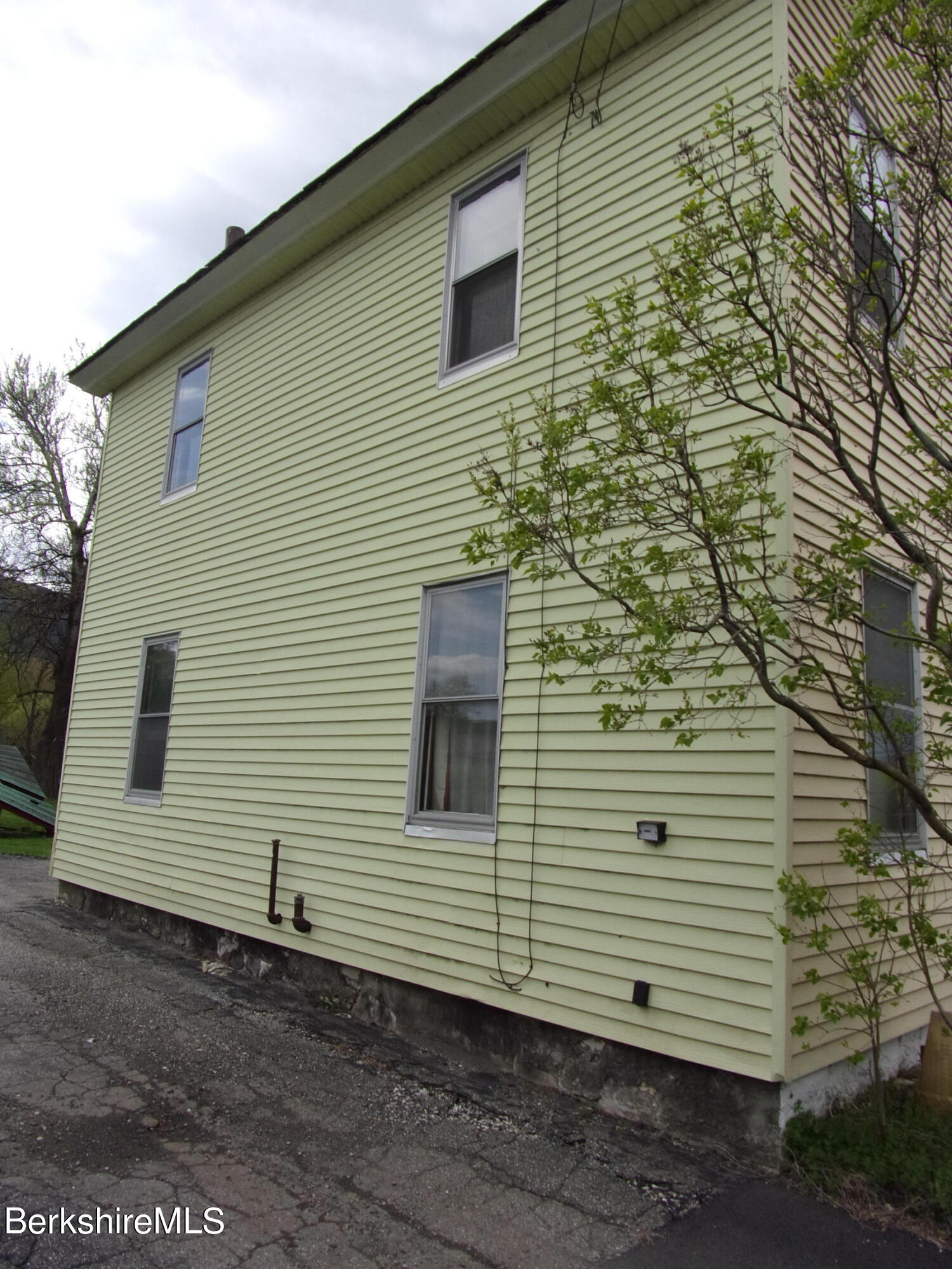 640 State Road North Adams, MA 01247 - Photo 3 of 30 Driveway Side