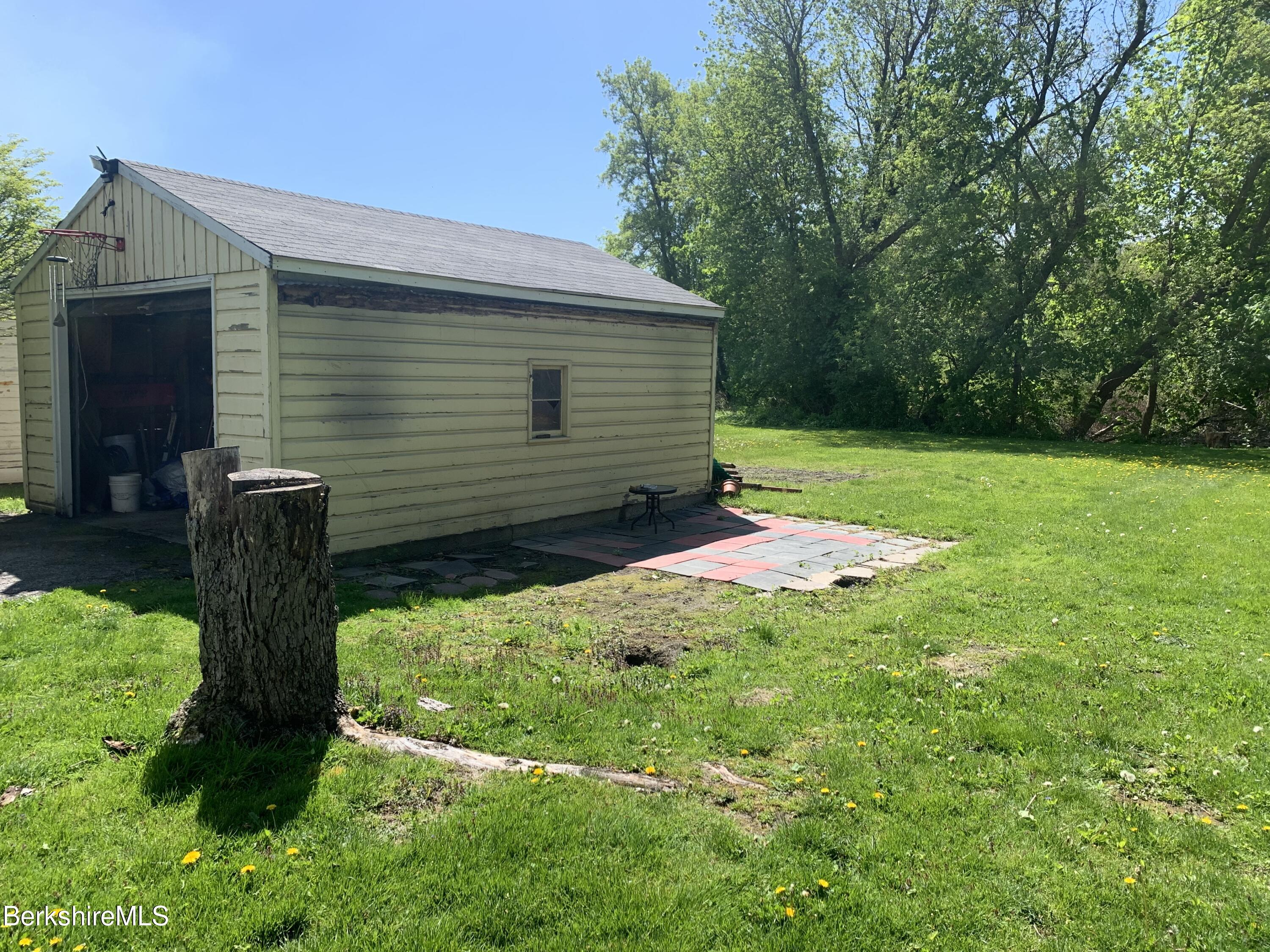 640 State Road North Adams, MA 01247 - Photo 5 of 30 Side of Garage