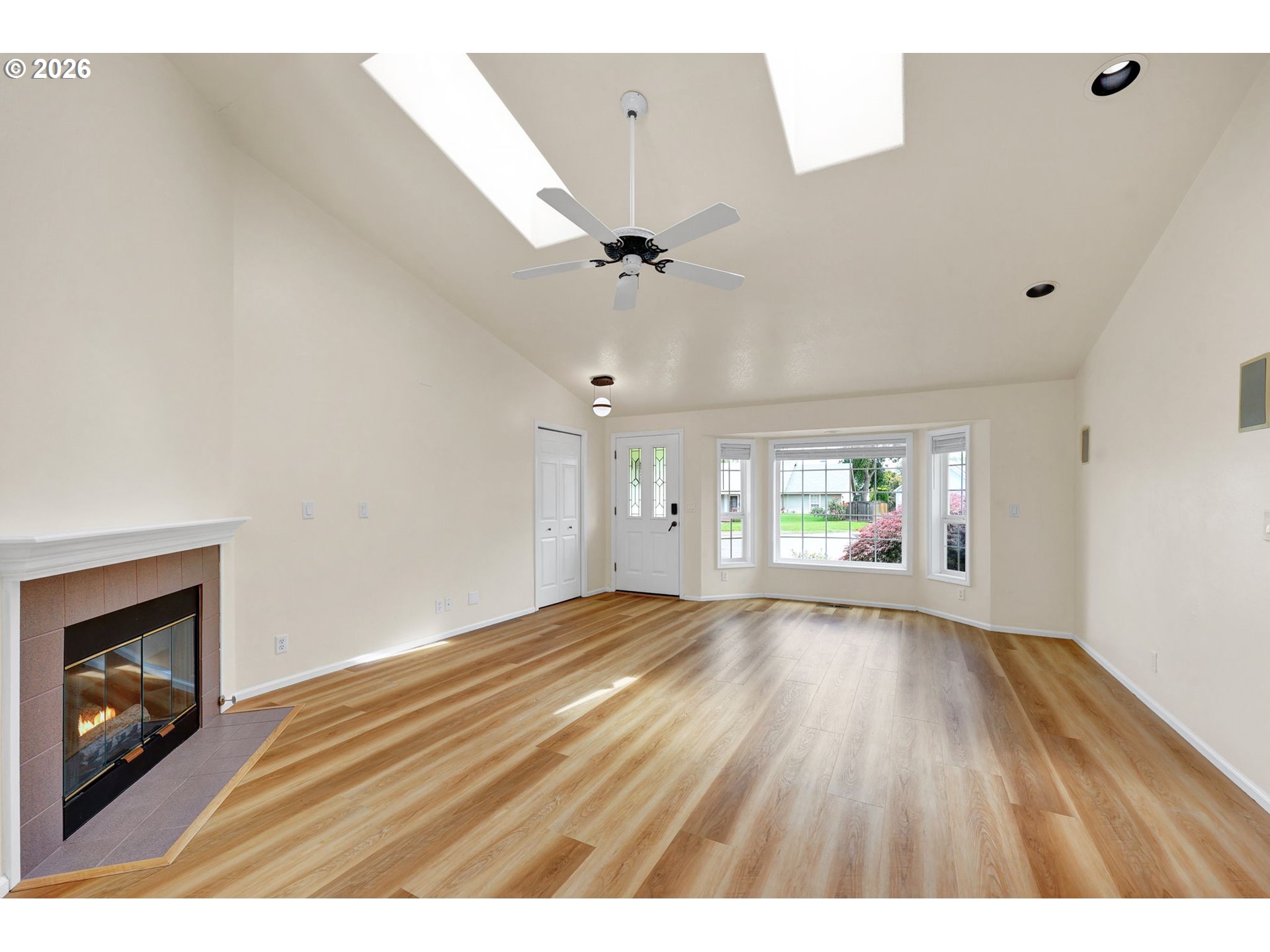 2954 Brett Loop Eugene, OR 97404 - Photo 6 of 46