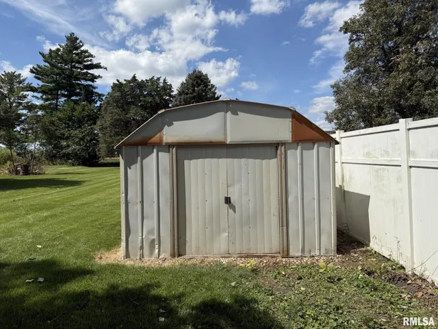 $80,000 | 570 South Main Street, Roseville, IL 61473