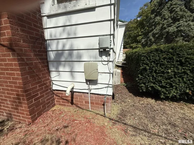 $80,000 | 570 South Main Street, Roseville, IL 61473