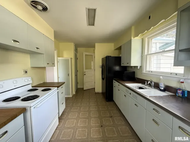 $84,900 | 570 South Main Street, Roseville, IL 61473