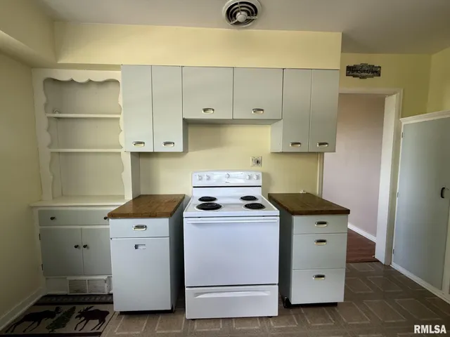 $84,900 | 570 South Main Street, Roseville, IL 61473