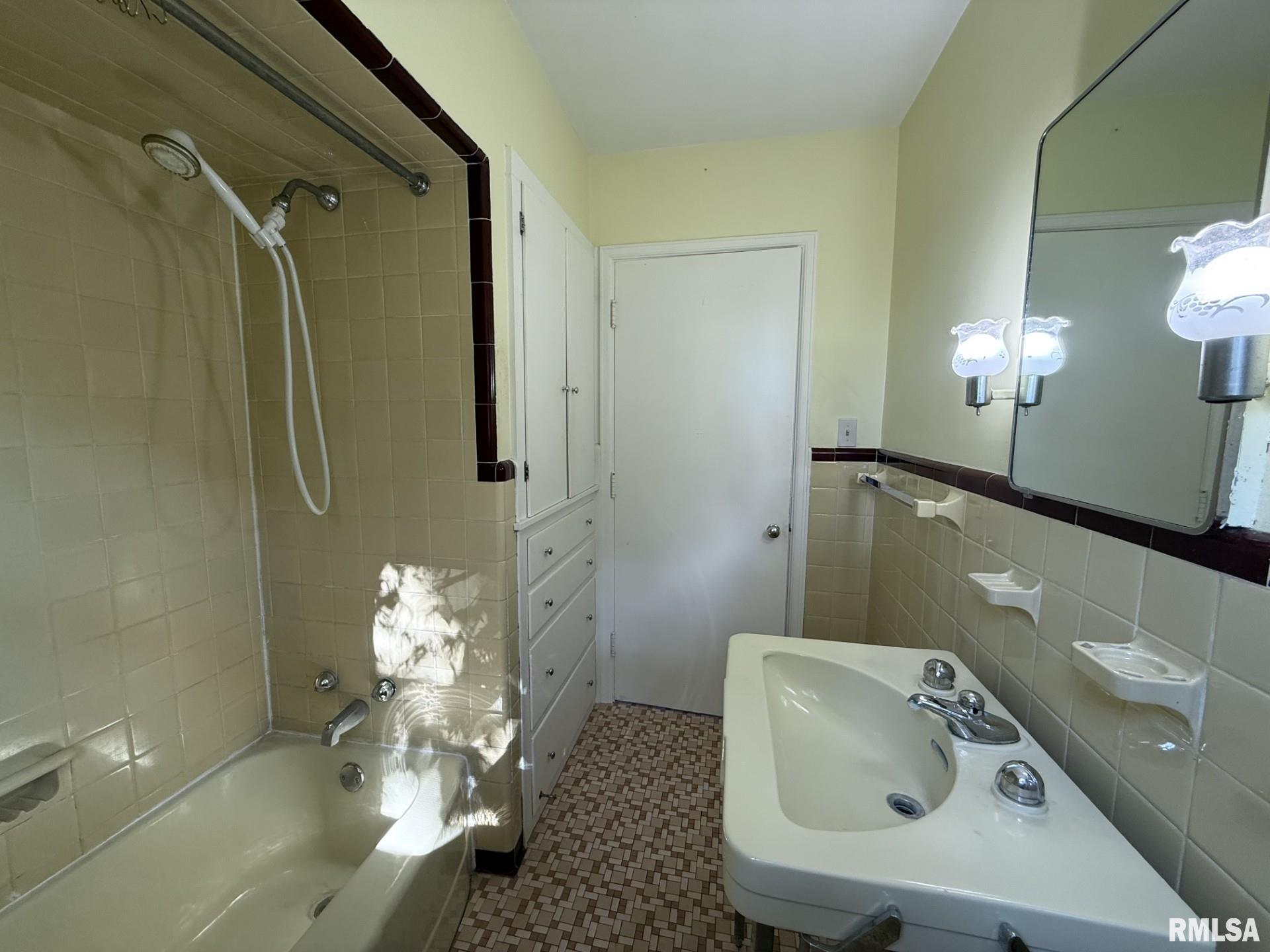 570 South Main Street Roseville, IL 61473 - Photo 37 of 64