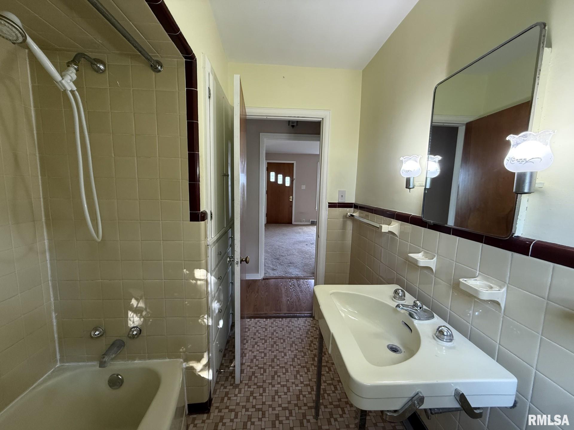 570 South Main Street Roseville, IL 61473 - Photo 38 of 64