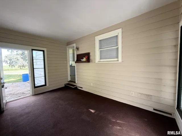 $84,900 | 570 South Main Street, Roseville, IL 61473