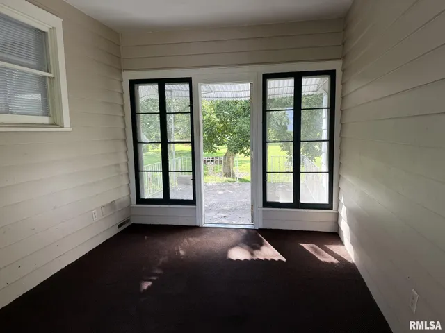 $80,000 | 570 South Main Street, Roseville, IL 61473