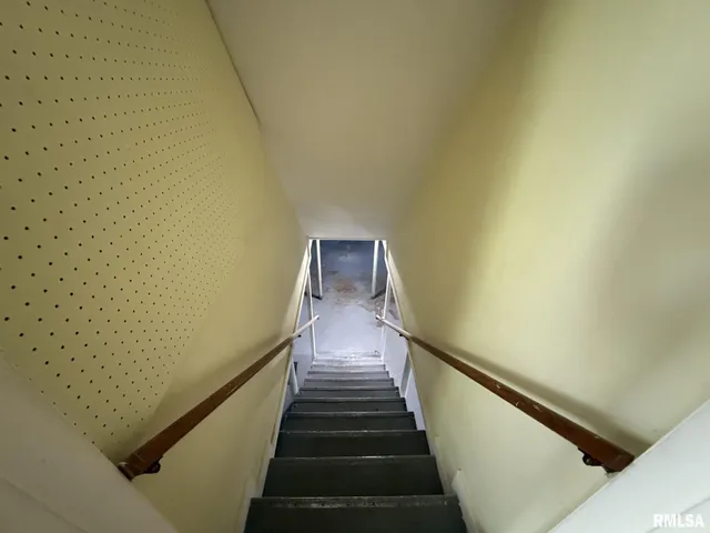 $80,000 | 570 South Main Street, Roseville, IL 61473