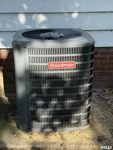 $84,900 | 570 South Main Street, Roseville, IL 61473