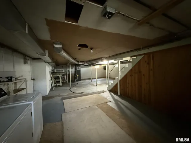 $80,000 | 570 South Main Street, Roseville, IL 61473