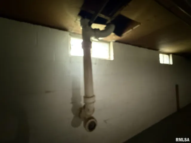 $80,000 | 570 South Main Street, Roseville, IL 61473