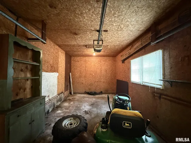 $80,000 | 570 South Main Street, Roseville, IL 61473