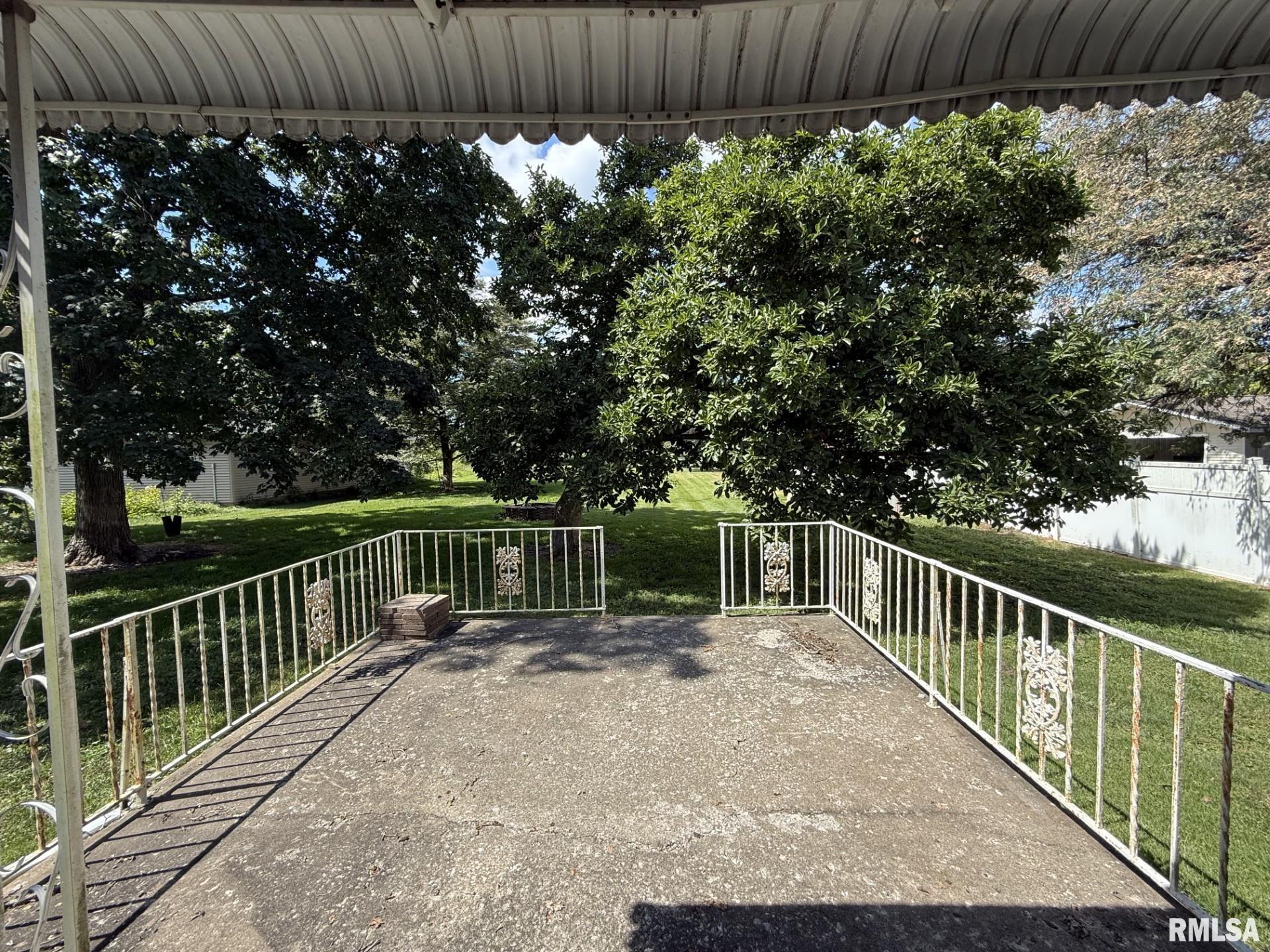 570 South Main Street Roseville, IL 61473 - Photo 9 of 64