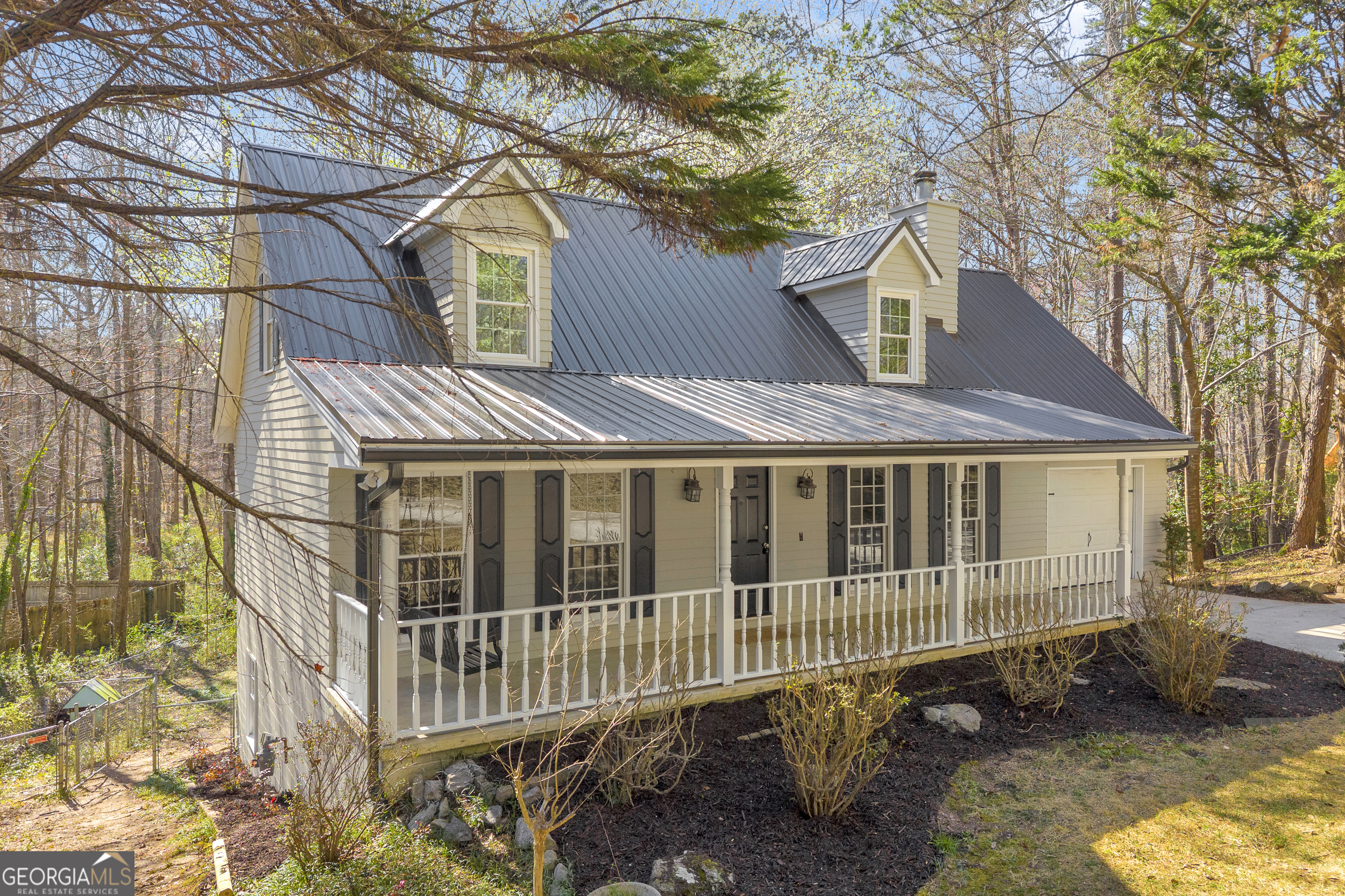694 Lovers Lane Toccoa, GA 30577 - Photo 4 of 50 a view of a house with a yard