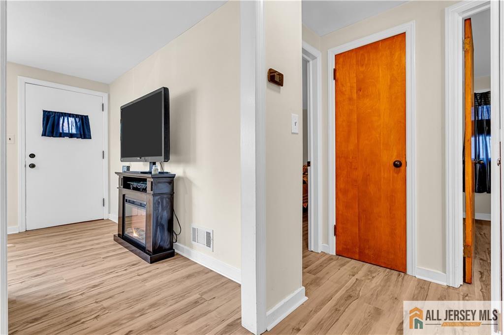 513 Howard Avenue Middlesex, NJ 08846 - Photo 22 of 32