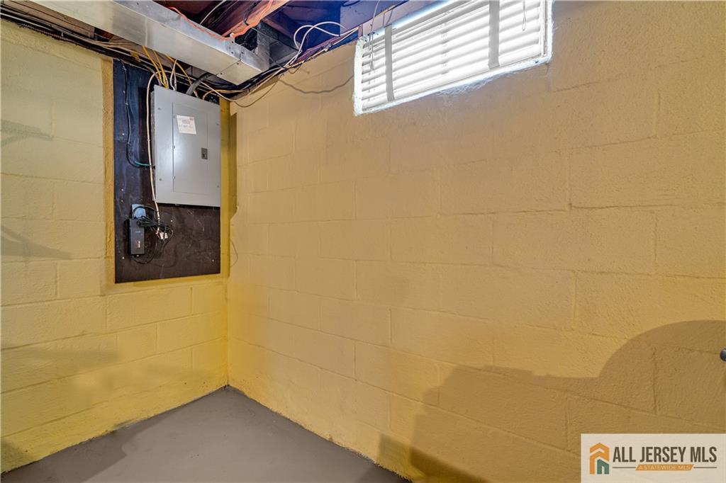 513 Howard Avenue Middlesex, NJ 08846 - Photo 24 of 32