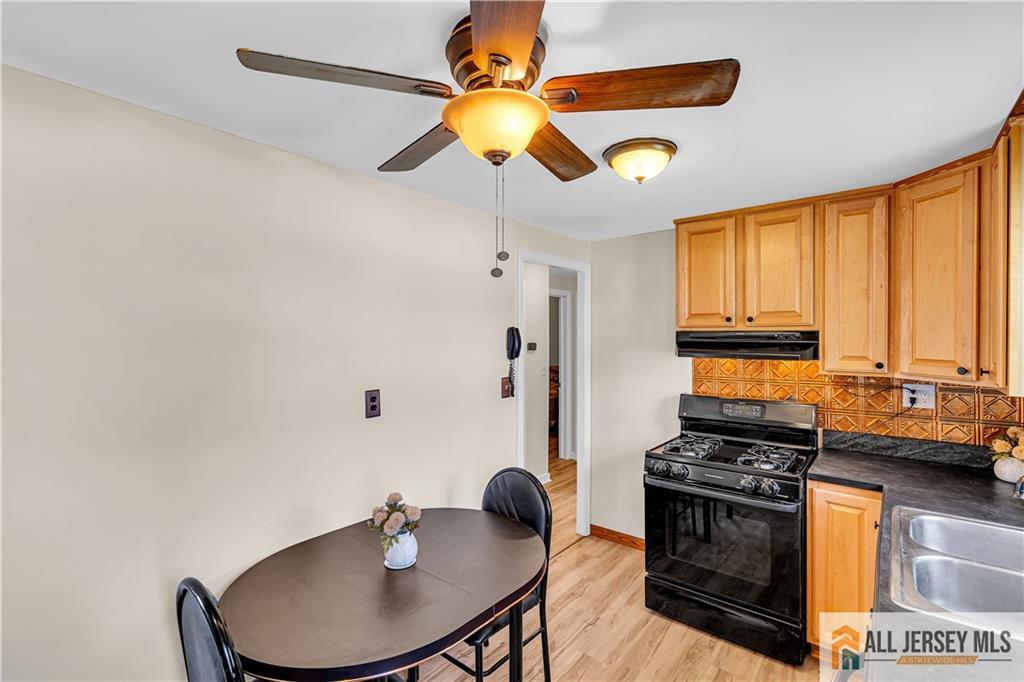 513 Howard Avenue Middlesex, NJ 08846 - Photo 9 of 32