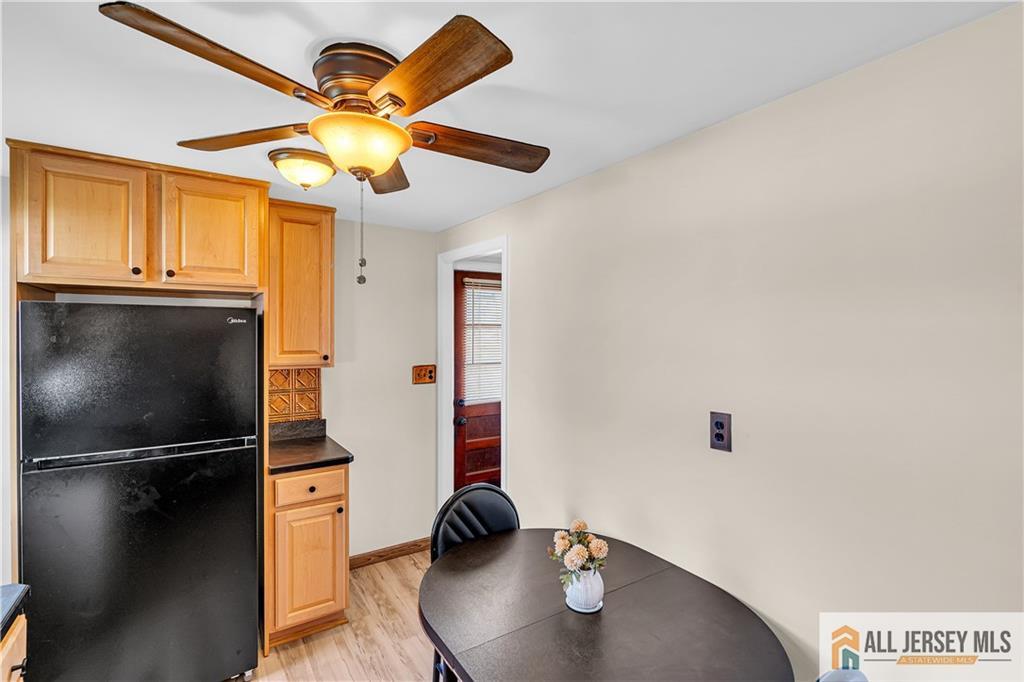 513 Howard Avenue Middlesex, NJ 08846 - Photo 10 of 32