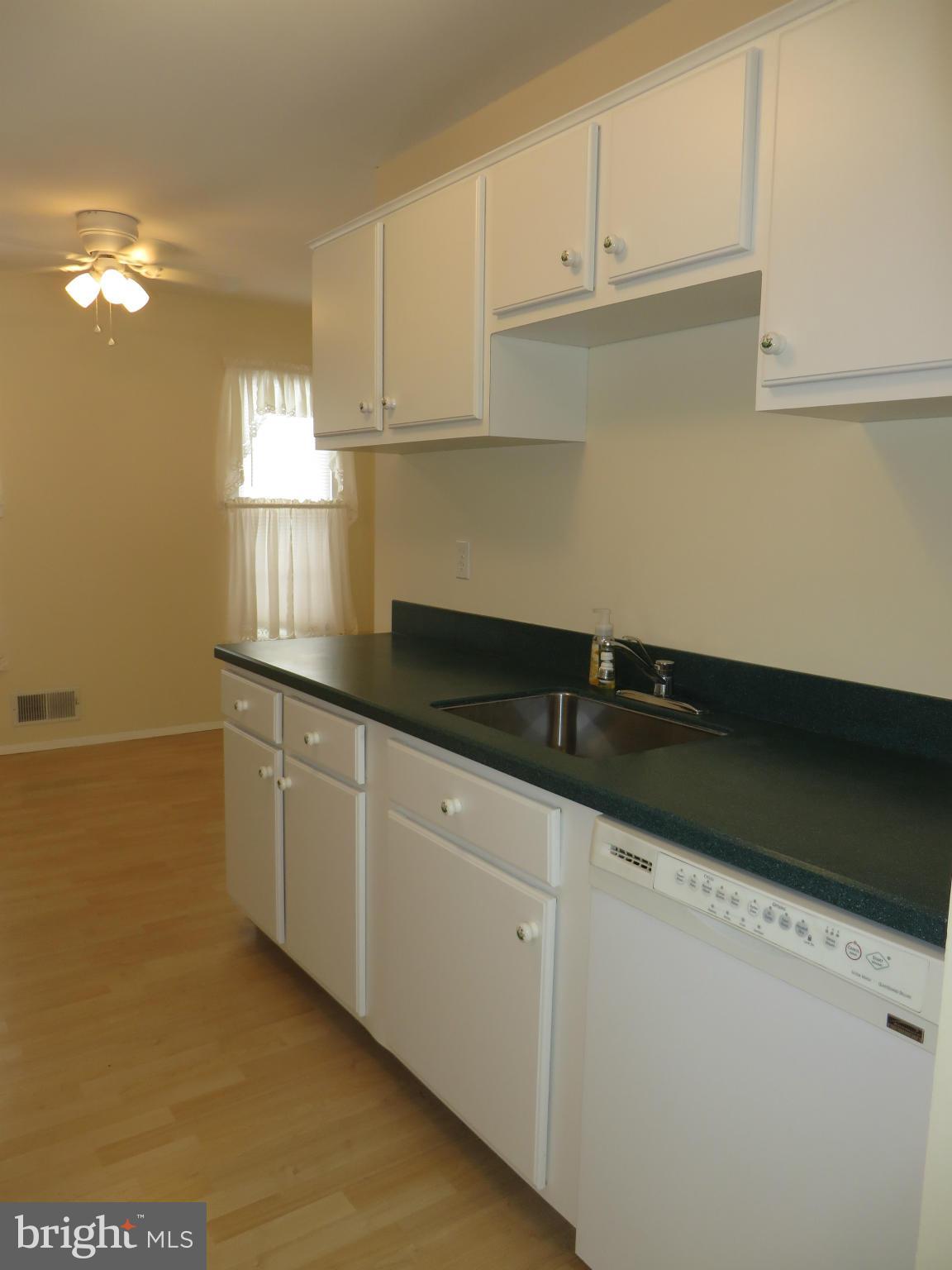 5696 Linton Road Sykesville, MD 21784 - Photo 7 of 30 Kitchen