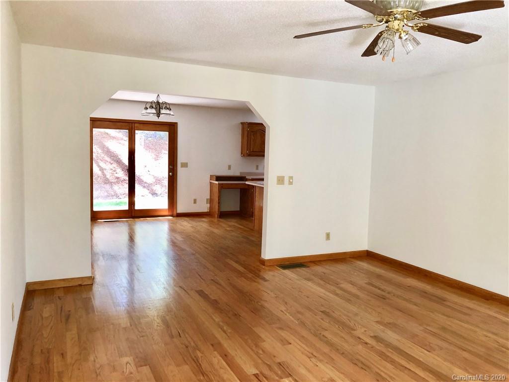 376 Flynn Branch Road Fletcher, NC 28732 - Photo 11 of 31 Gallery Image 11
