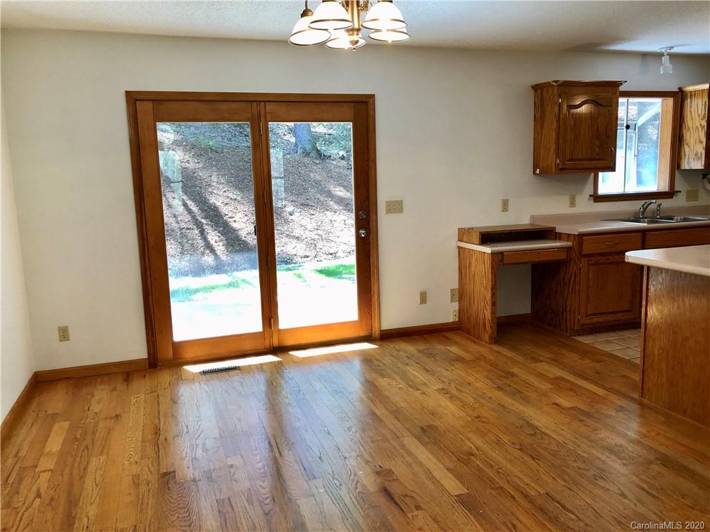 376 Flynn Branch Road Fletcher, NC 28732 - Photo 12 of 31 Gallery Image 12