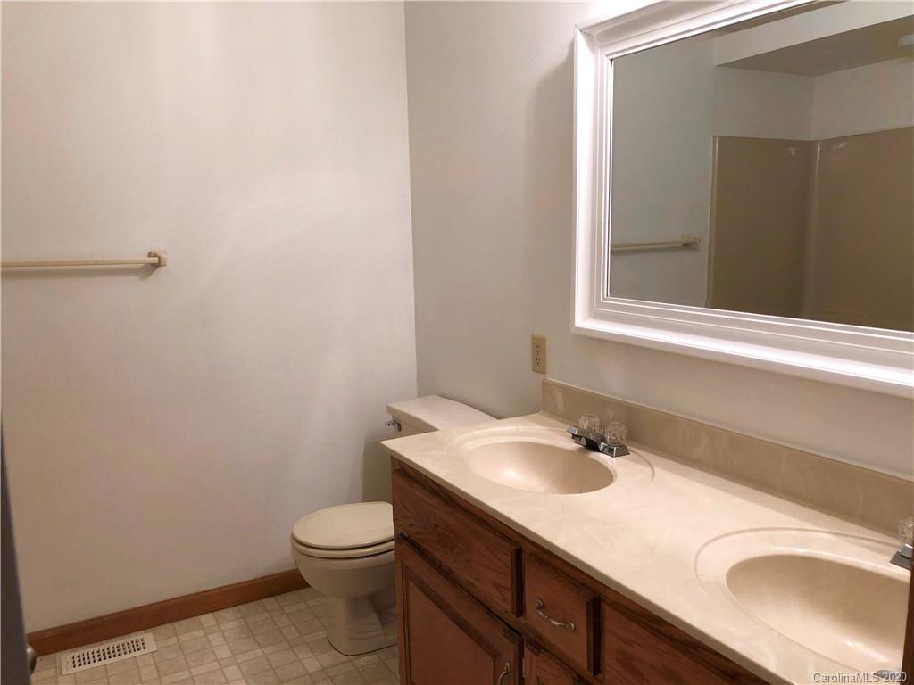 376 Flynn Branch Road Fletcher, NC 28732 - Photo 14 of 31 Gallery Image 14