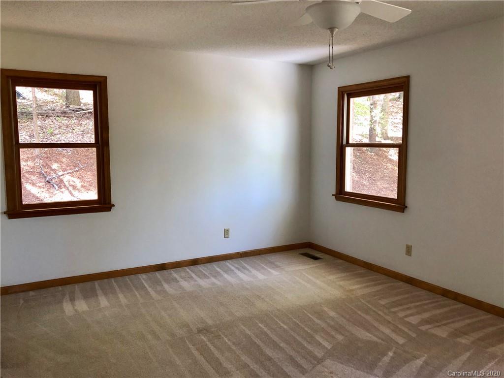 376 Flynn Branch Road Fletcher, NC 28732 - Photo 16 of 31 Gallery Image 16