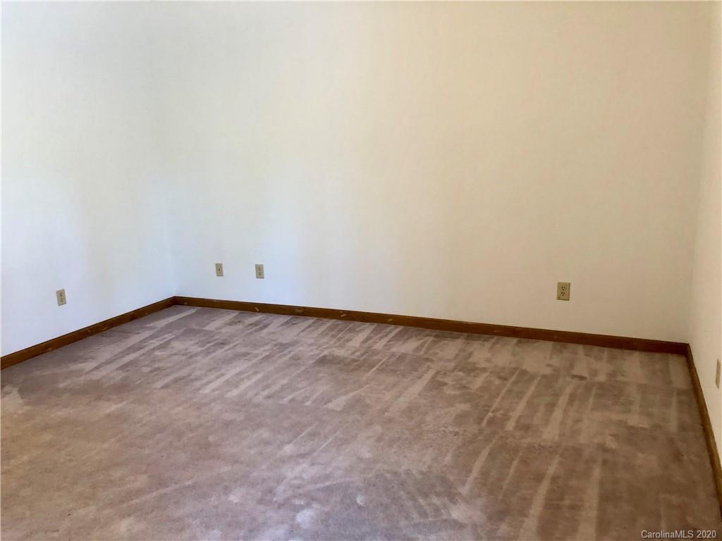 376 Flynn Branch Road Fletcher, NC 28732 - Photo 22 of 31 Gallery Image 22