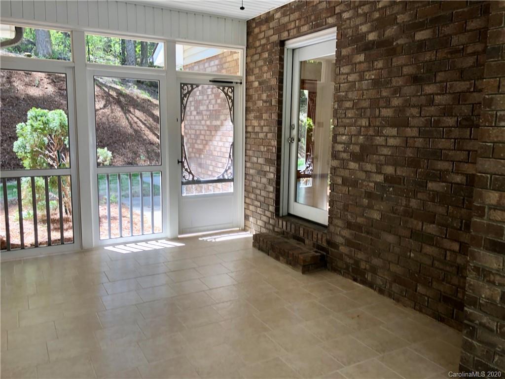 376 Flynn Branch Road Fletcher, NC 28732 - Photo 7 of 31 Gallery Image 7