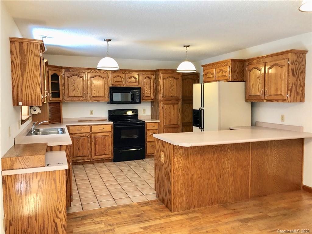 376 Flynn Branch Road Fletcher, NC 28732 - Photo 10 of 31 Gallery Image 10