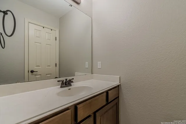 $1,100,000 | 8823 Timmerman Cove, San Antonio, TX 78266